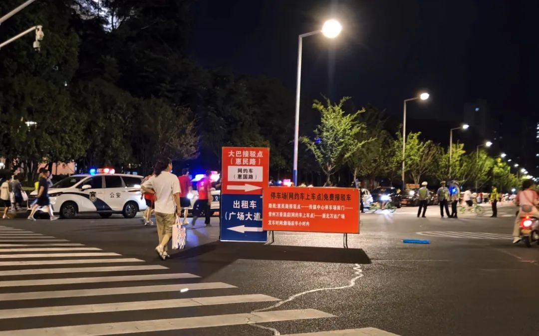 实力“破圈”！爆火“顶流”，何以让全民上头？