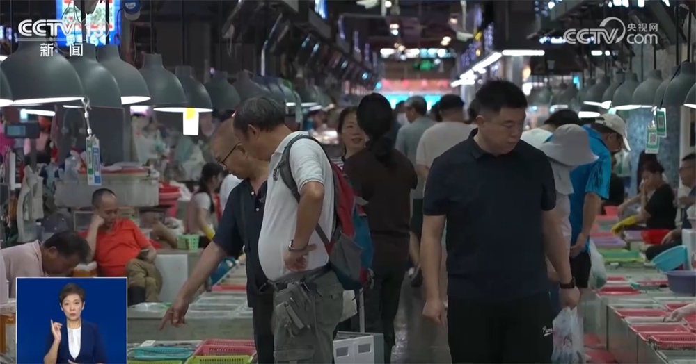 开渔时节抢“鲜”忙 交易市场人头攒动购销“火热” 开渔时节抢“鲜”忙 交易市场人头攒动购销“火热”