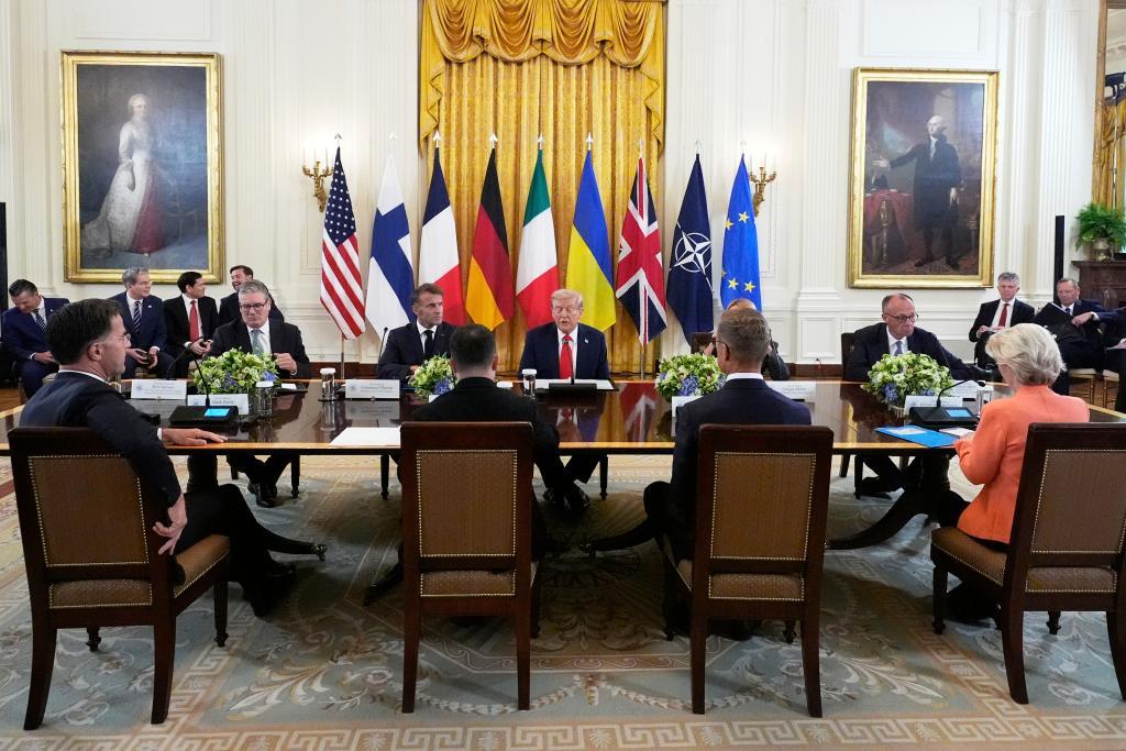 美乌欧白宫系列会晤:泽连斯基放软身段,美欧分歧凸显 美乌欧白宫系列会晤:泽连斯基放软身段,美欧分歧凸显