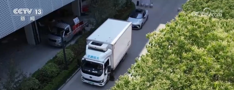 2799.4亿元，增长3.84%！冷链配送需求旺盛 新能源冷藏车成冷链运输“主力军”