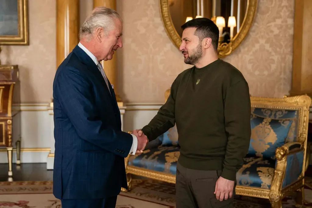 “泽连斯基着装”引发高度关注，特朗普：我喜欢