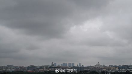 北京阴云密布,暴雨雷电大风三预警中! 北京阴云密布,暴雨雷电大风三预警中!