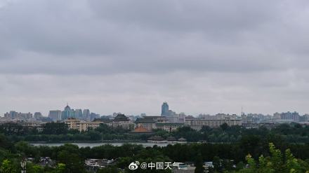 北京阴云密布,暴雨雷电大风三预警中! 北京阴云密布,暴雨雷电大风三预警中!