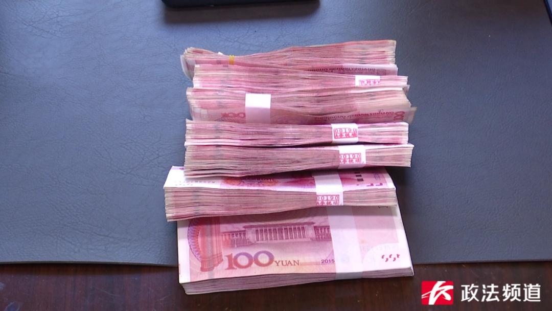 长沙一烟酒店，女子豪气刷卡39.9万元买烟酒！警察来了……