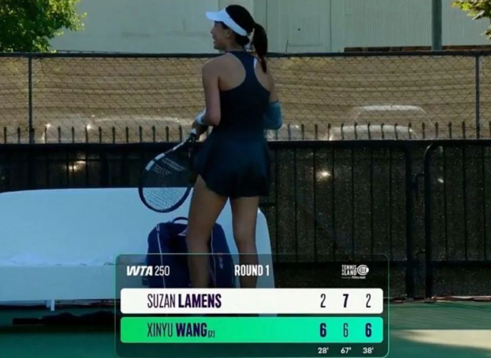 网球 | 鏖战2小时13分钟！王欣瑜三盘战胜拉门斯，收获WTA250克利夫兰站开门红！