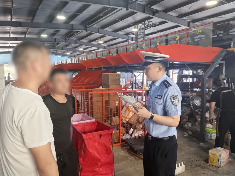 胆真大！男子因醉驾被吊销驾照，竟无证开报废车送快递！