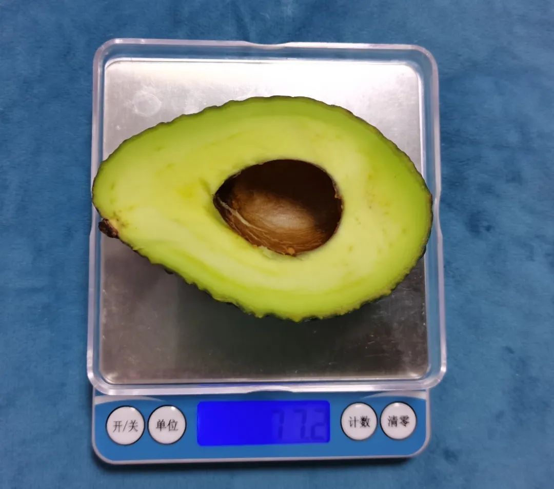 这种水果“油”很大 但能帮助女性瘦小腹减内脏脂肪