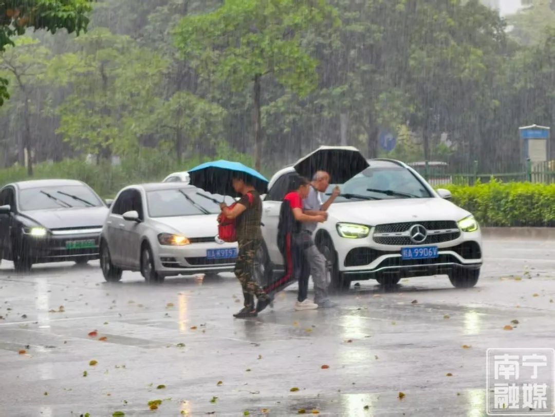 “双台风”或接连生成!广西再迎强对流天气 “双台风”或接连生成!广西再迎强对流天气