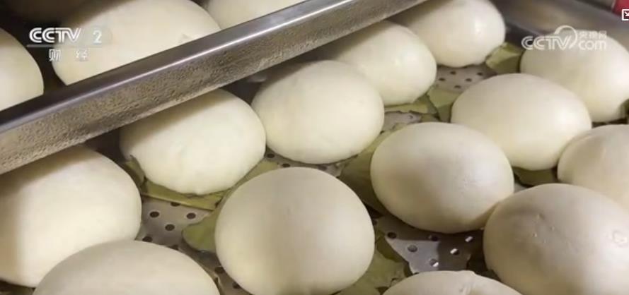 荷香四溢,果甜盈枝:夏日美食新体验 特色农业激活“舌尖经济” 荷香四溢,果甜盈枝:夏日美食新体验 特色农业激活“舌尖经济”