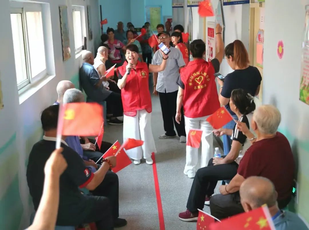 记者实地探访北京受灾地区安置点：政法队伍身影印在受灾群众心里