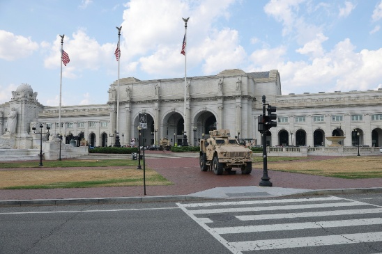 白宫称8月7日以来华盛顿特区已有465人被捕