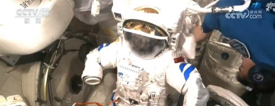 “3年15次”→“4年20次”！第二代“飞天”舱外航天服家族有哪些成员？| 科普新款舱外服