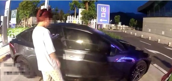 小情侣自驾来杭州漂流，半夜在高速上完厕所蒙了！“我们只能回南京…”