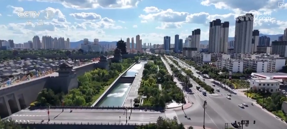 天蓝、地绿、水清共绘多彩生态画卷 生态治理擦亮城市名片 | 看见美丽中国