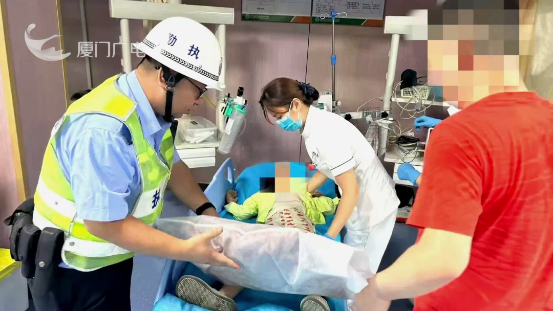 事发厦门!司机不停地向他们招手,情况紧急…… 事发厦门!司机不停地向他们招手,情况紧急……