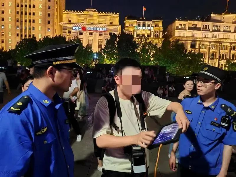 上海外滩多人被抓现行，累计400余人被行政处罚！这种行为屡教不改者，行拘→