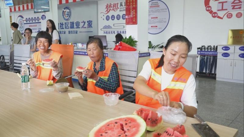 高温天气持续 江西多地出台举措为户外工作者防暑降温