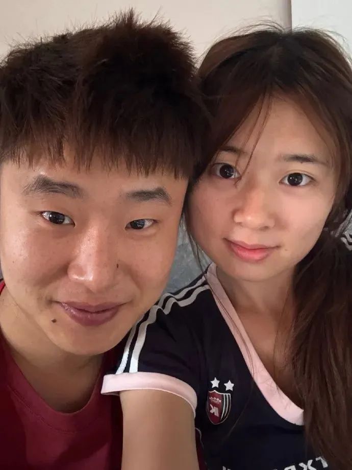 男生开面馆陪女友读研，因学历差距被质疑？双方发声……