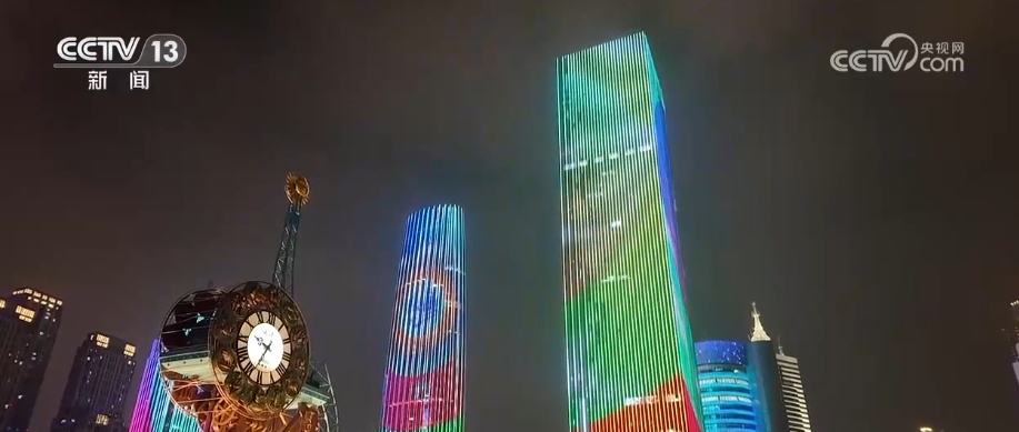 绝美灯光秀点亮上合国家文化交流“城市会客厅” 彰显中华传统文化与现代科技之美