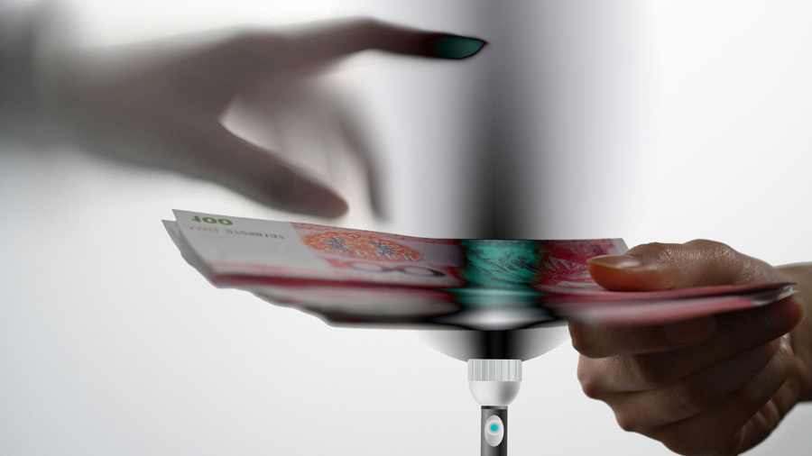 上海男子取现100万元放车里，为何被民警带到派出所？