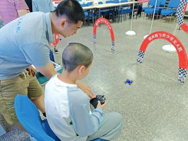 暑期青少年科普 | “童心飞翔 科技相伴”—— 白菜湾社区暑期青少年无人机科普活动纪实