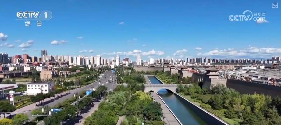 天蓝、地绿、水清共绘多彩生态画卷 生态治理擦亮城市名片 | 看见美丽中国