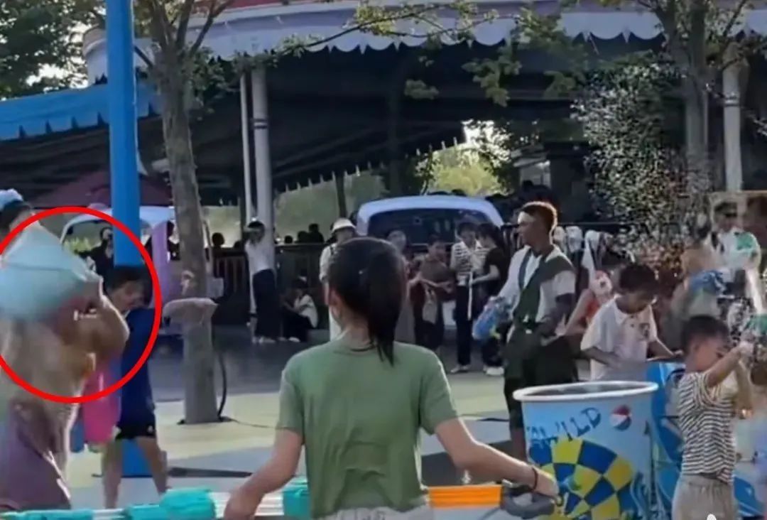 景区回应：涉事演员，已被清退！