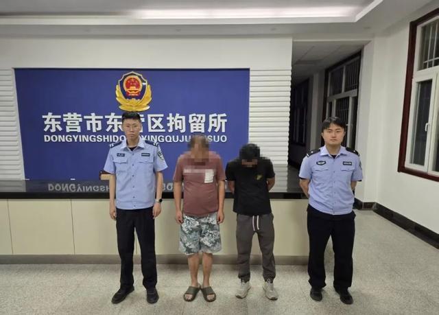 “这大热天的,偷空调不是要人命嘛!” “这大热天的,偷空调不是要人命嘛!”