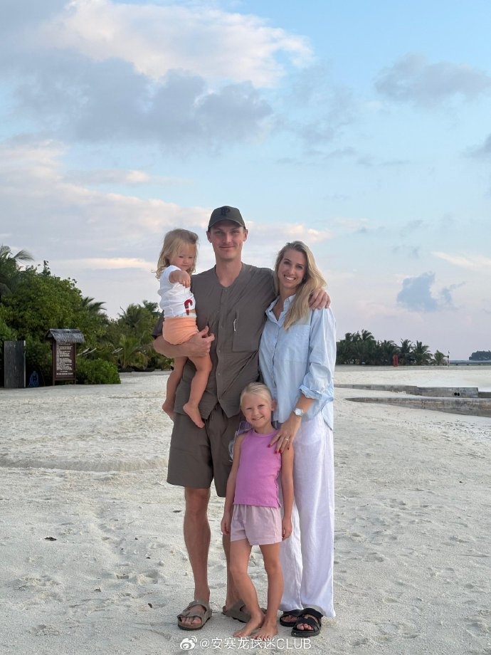 太突然！丹麦奥运冠军宣布分手，已育有两女…