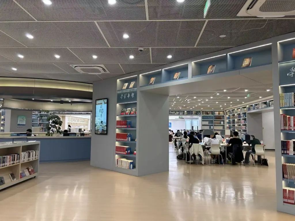 图书馆“留言本”出圈背后：有温度的公共服务何以向更多人延伸