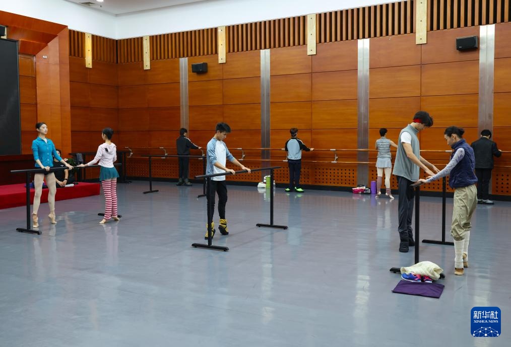 足尖上的沈阳：芭蕾在这座工业重镇舞动