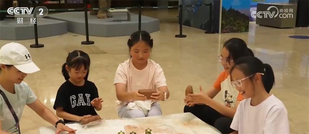 新供给激发夏日文旅消费新动能 暑期市场释放高质量发展“新”潜力 新供给激发夏日文旅消费新动能 暑期市场释放高质量发展“新”潜力