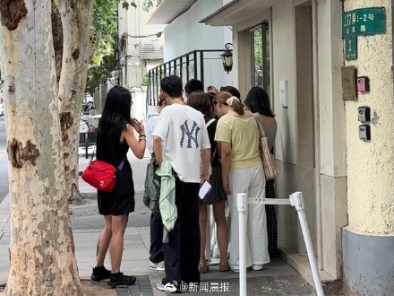 蜜月夫妻37℃打卡上海“罚站咖啡”