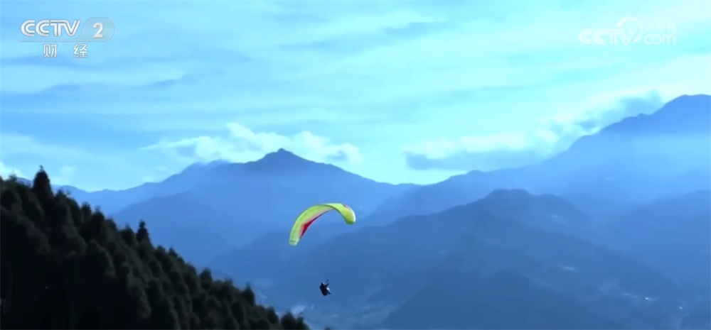 “景区+户外运动”新业态持续升温 “文体旅”融合打造消费新场景 “景区+户外运动”新业态持续升温 “文体旅”融合打造消费新场景