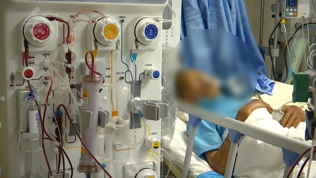 一家9口吃菌中毒,紧急转院至昆明! 一家9口吃菌中毒,紧急转院至昆明!