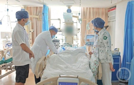 剧烈运动后即刻洗澡 女子出现“白肺”进了ICU