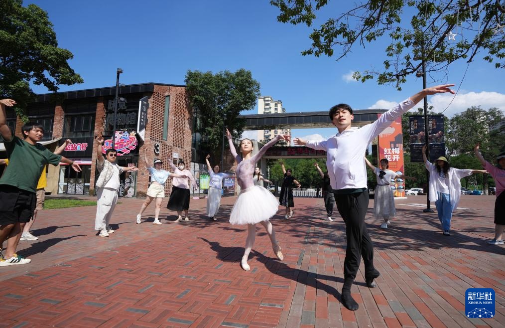 足尖上的沈阳：芭蕾在这座工业重镇舞动