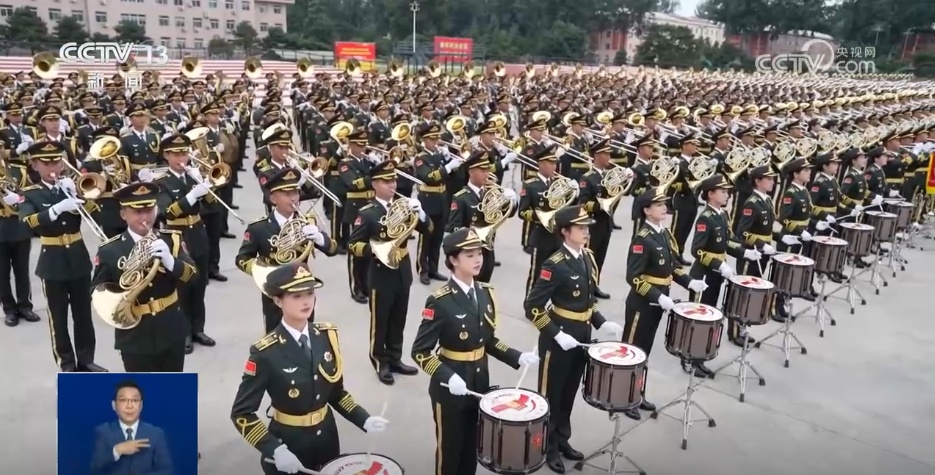 探访九三阅兵训练场 | 联合军乐团：创作多首新曲目 女子军鼓队再次亮相