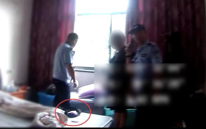 “警察同志，我冤枉啊……”，“嫌疑人”自己拨通了报警电话