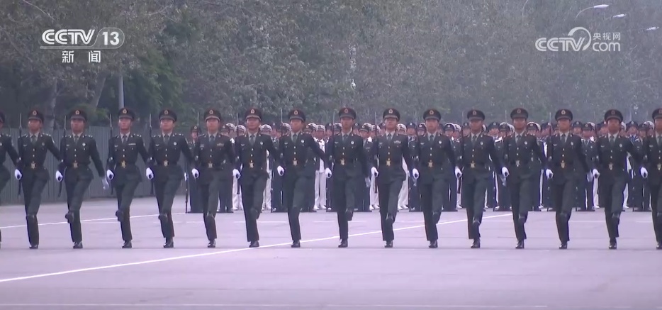 北斗定位、模拟仿真、定制式训练计划……看阅兵训练场里的“科技范儿” 北斗定位、模拟仿真、定制式训练计划……看阅兵训练场里的“科技范儿”