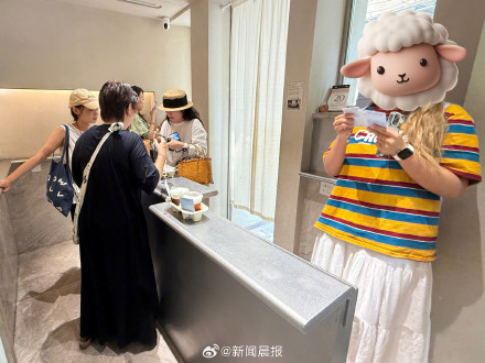 蜜月夫妻37℃打卡上海“罚站咖啡”