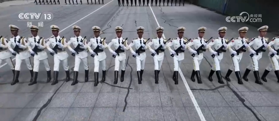 北斗定位、模拟仿真、定制式训练计划……看阅兵训练场里的“科技范儿” 北斗定位、模拟仿真、定制式训练计划……看阅兵训练场里的“科技范儿”