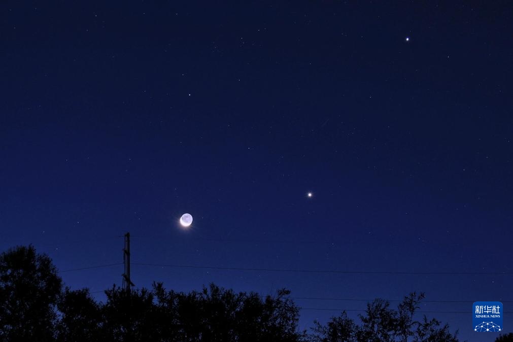 星空相册｜金星、木星“联袂”出演“双星伴月”