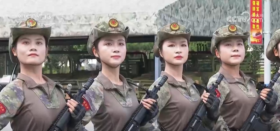 北斗定位、模拟仿真、定制式训练计划……看阅兵训练场里的“科技范儿” 北斗定位、模拟仿真、定制式训练计划……看阅兵训练场里的“科技范儿”