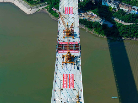 预计年底通车！宜攀高速新市金沙江特大桥成功合龙