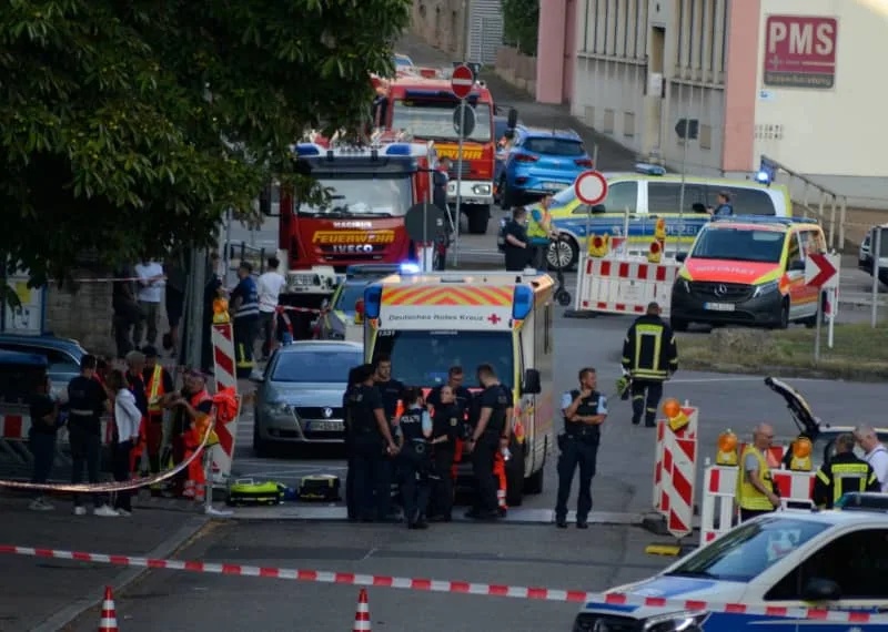 配枪被劫匪抢走 德国一名警察中弹身亡