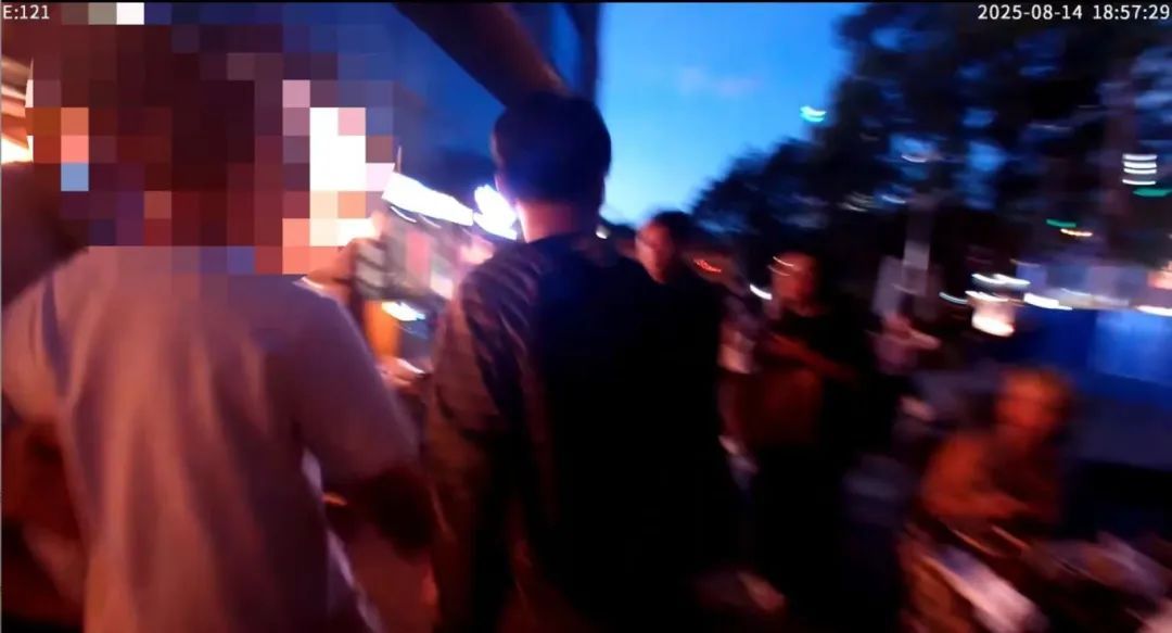 无数客人被挡在店外,上海一网红餐厅报警!3人利用漏洞“抢跑”囤号倒卖 无数客人被挡在店外,上海一网红餐厅报警!3人利用漏洞“抢跑”囤号倒卖