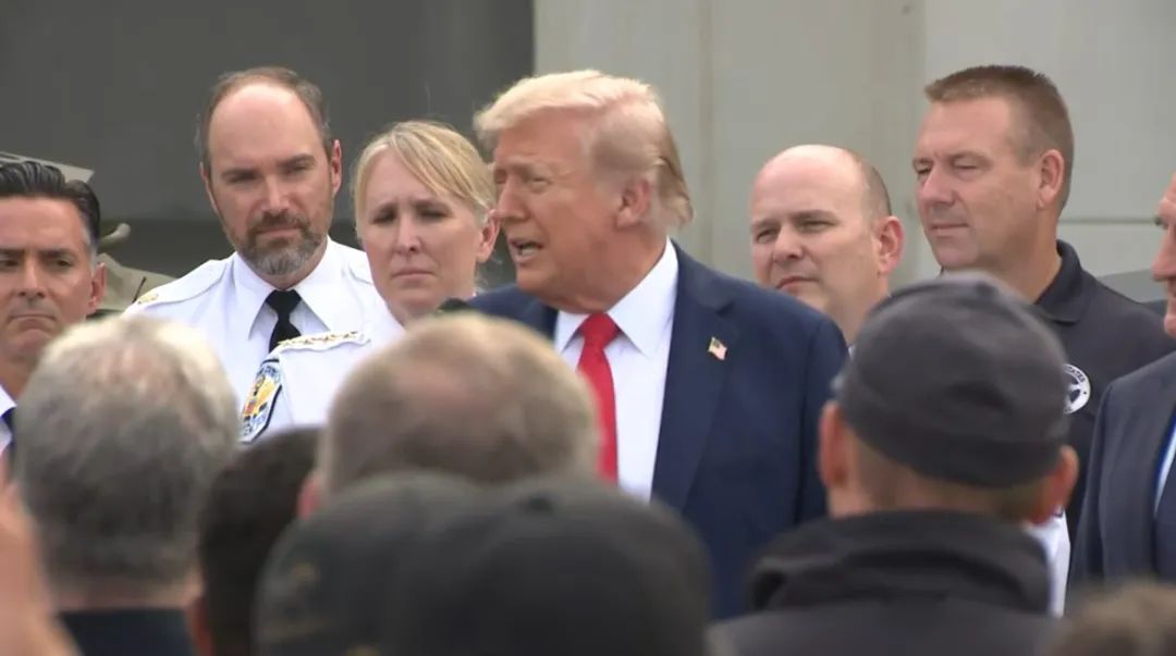 亲自上街巡逻？特朗普“调兵”华盛顿到底有何目的