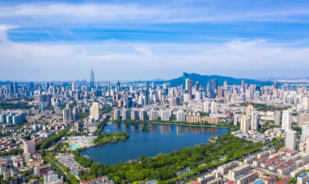 哈哈哈……被南京的大屏笑晕了！