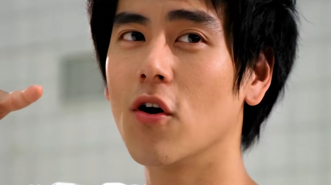 帅到 "刷屏" 的他已来上海！网友坐不住了:在哪执勤?求偶遇...